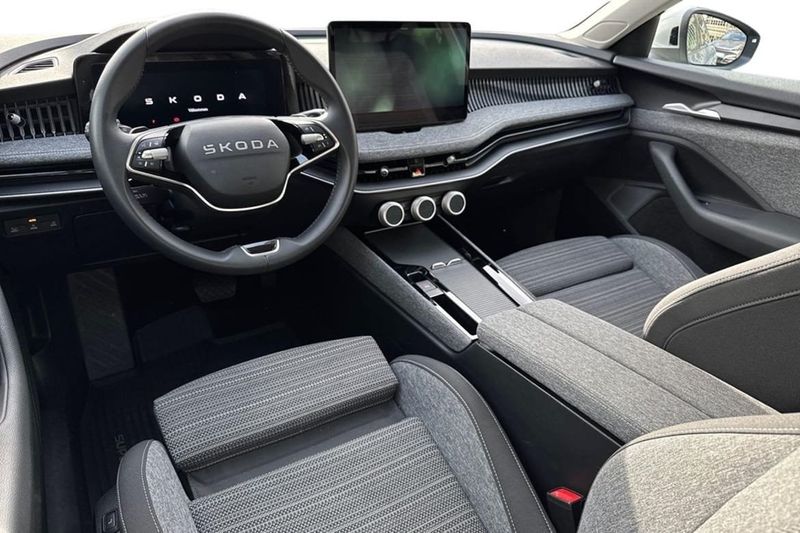 Skoda Superb bild 3