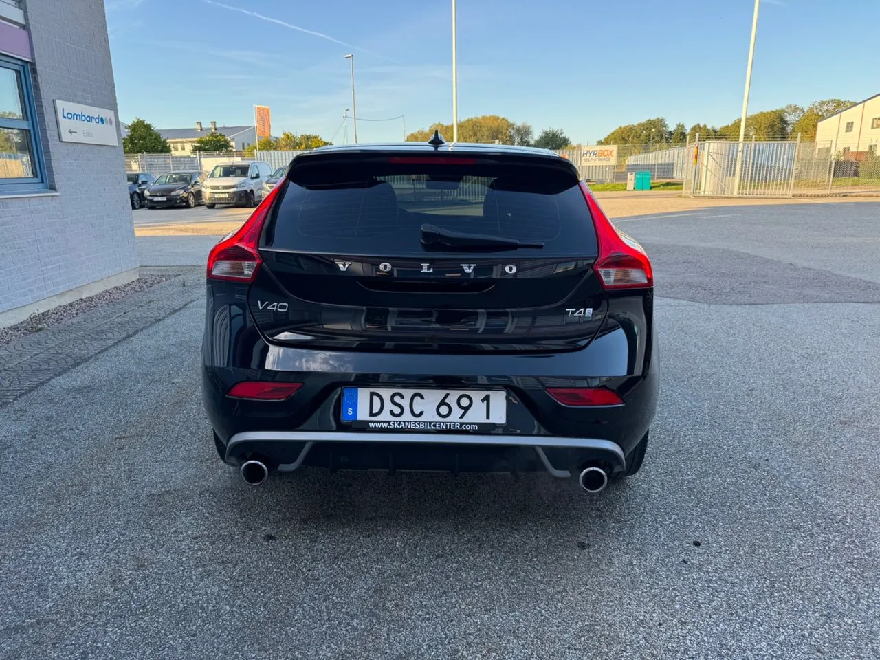 Vehicle image 13
