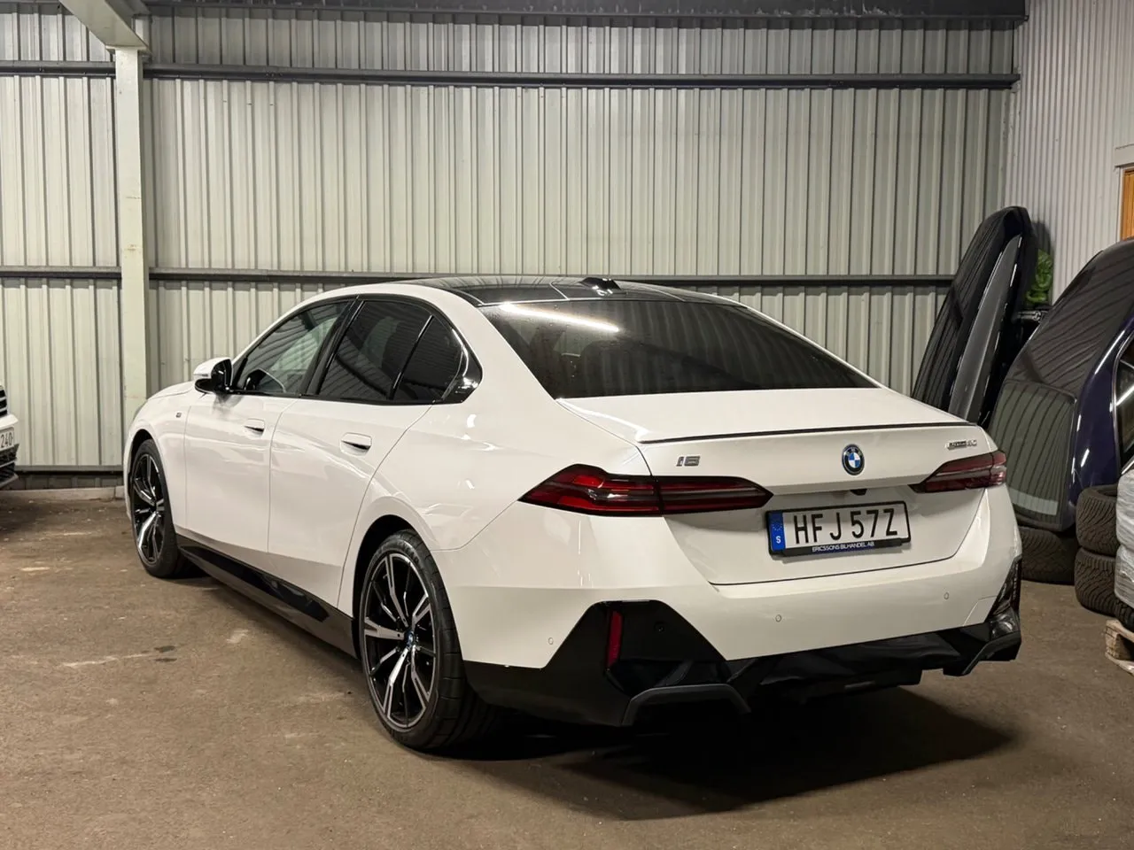 Vehicle image 9