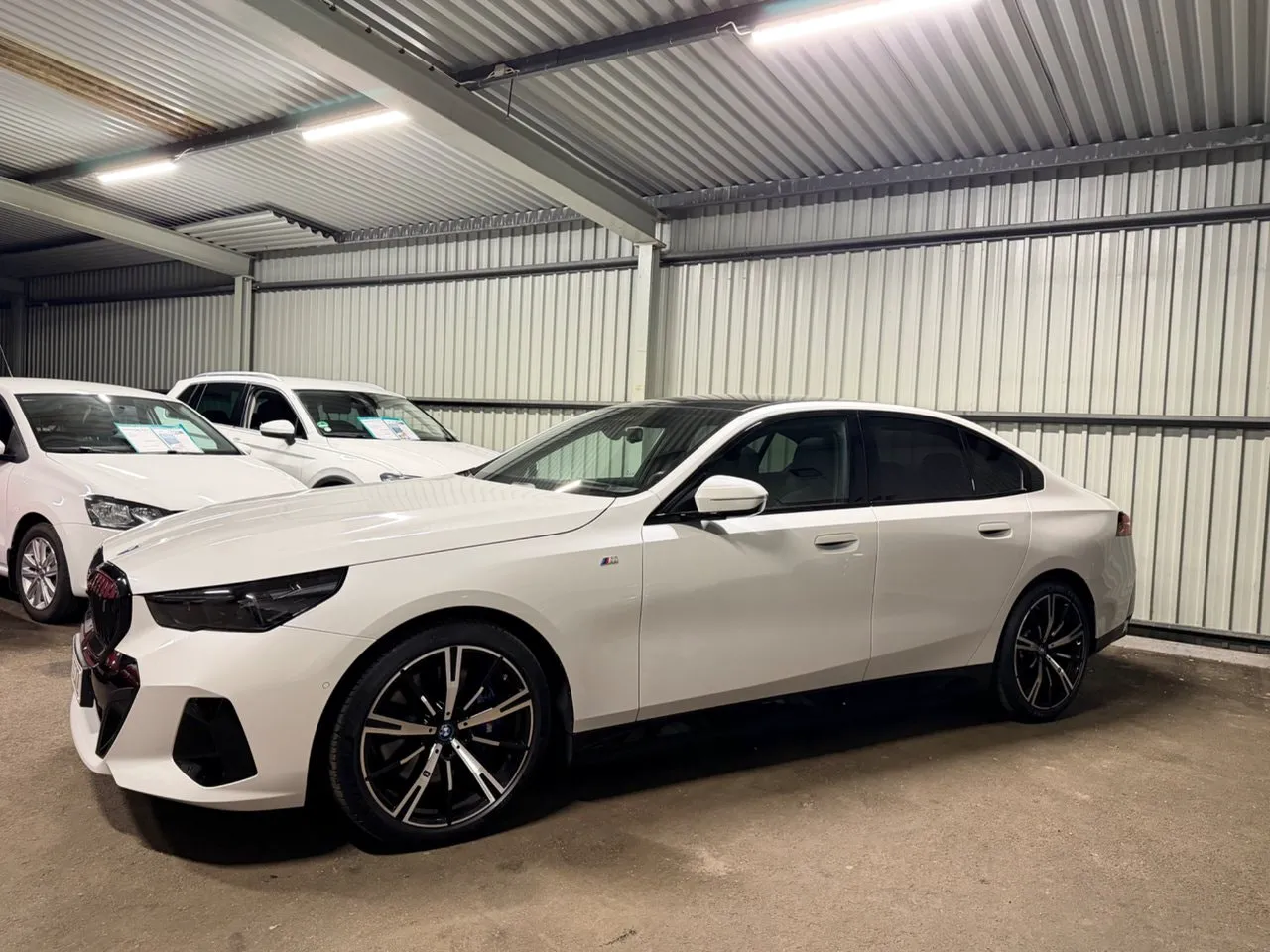Vehicle image 3