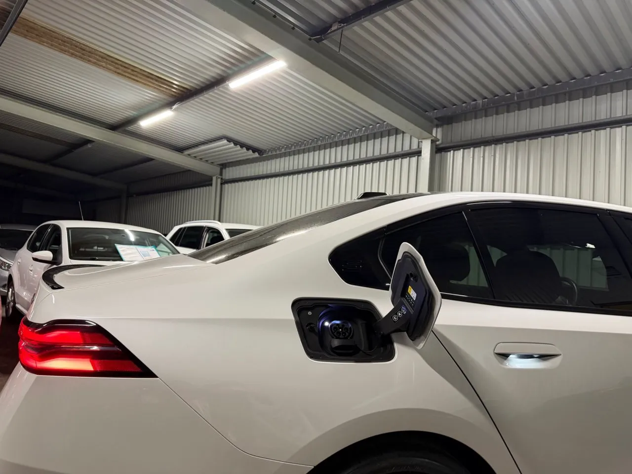 Vehicle image 13