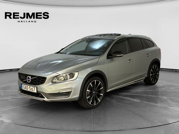 Volvo V60 Cross Country D4 Summum BE PRO | Drag delbart | VOC m fjärrstart parkvärm - 2016