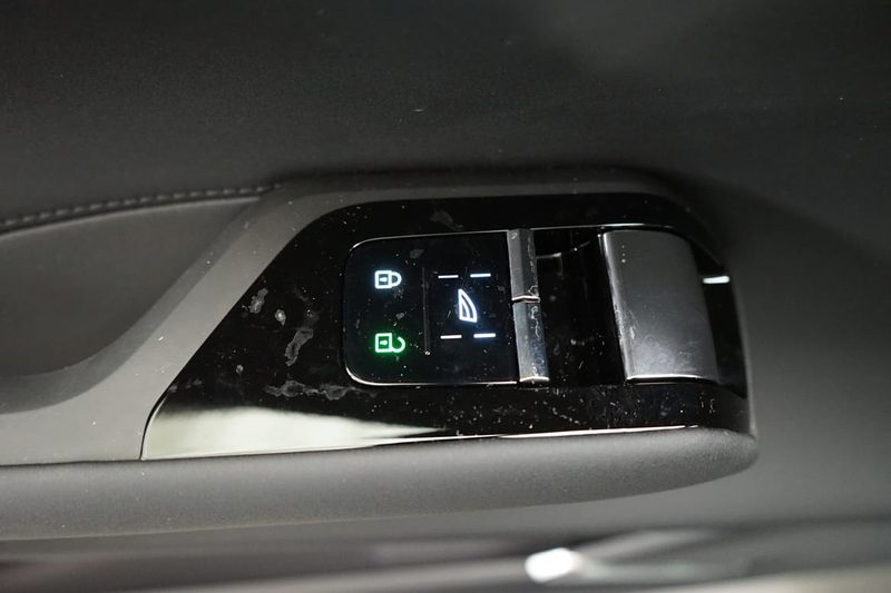 Volvo EX90 bild 8