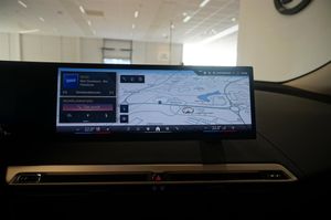 BMW iX bild 11