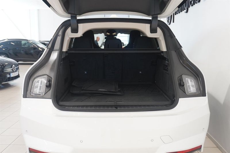 BMW iX bild 7