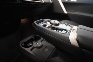 BMW iX bild 10