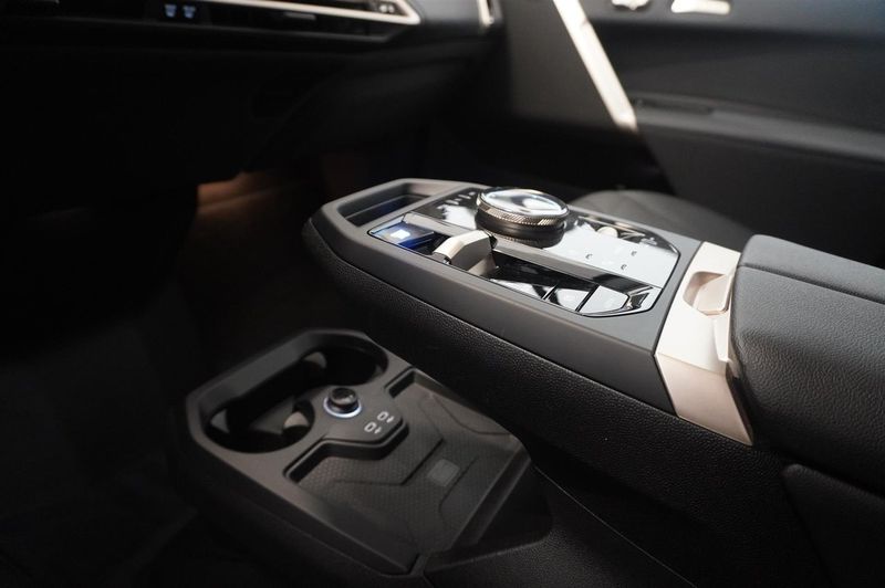 BMW iX bild 10