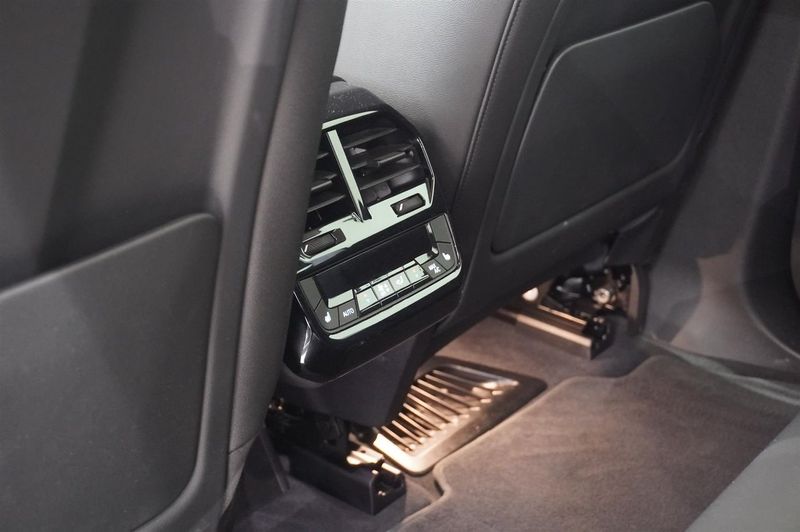 BMW iX bild 6