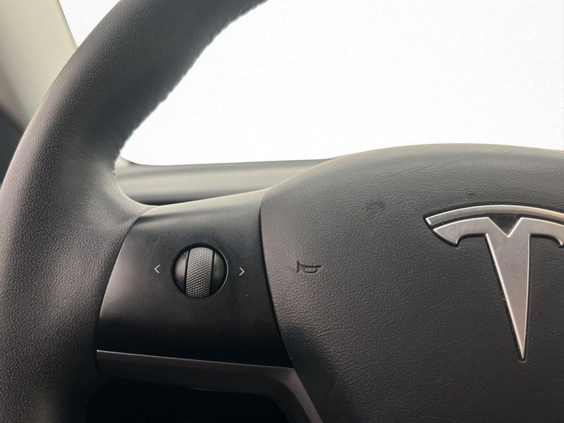 Tesla Model 3 bild 19