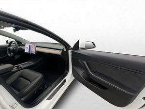 Tesla Model 3 bild 16