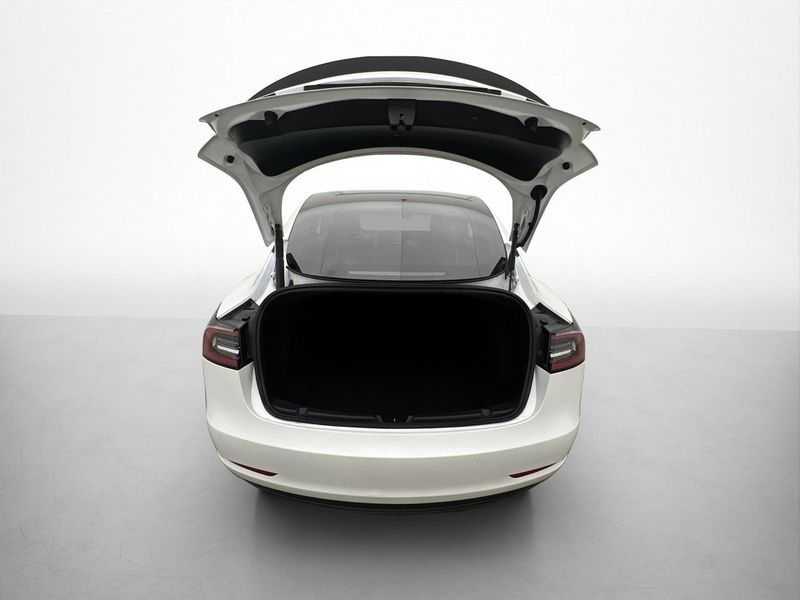 Tesla Model 3 bild 29