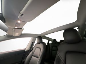 Tesla Model 3 bild 18
