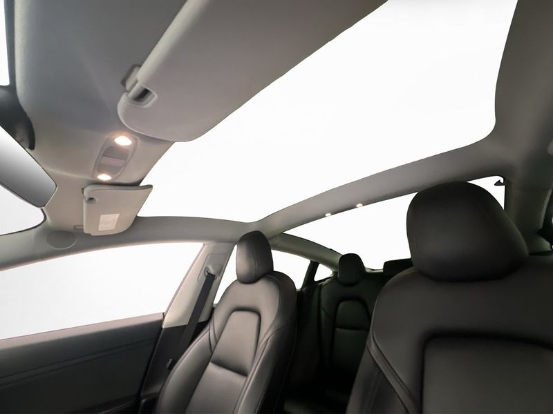 Tesla Model 3 bild 18