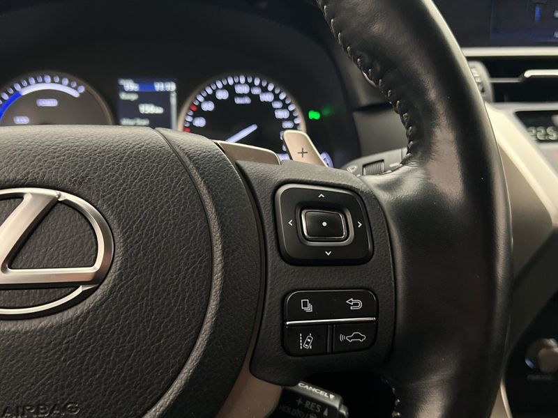 Lexus NX bild 21