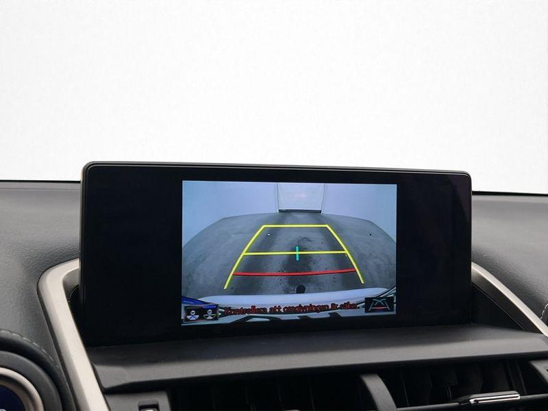 Lexus NX bild 23