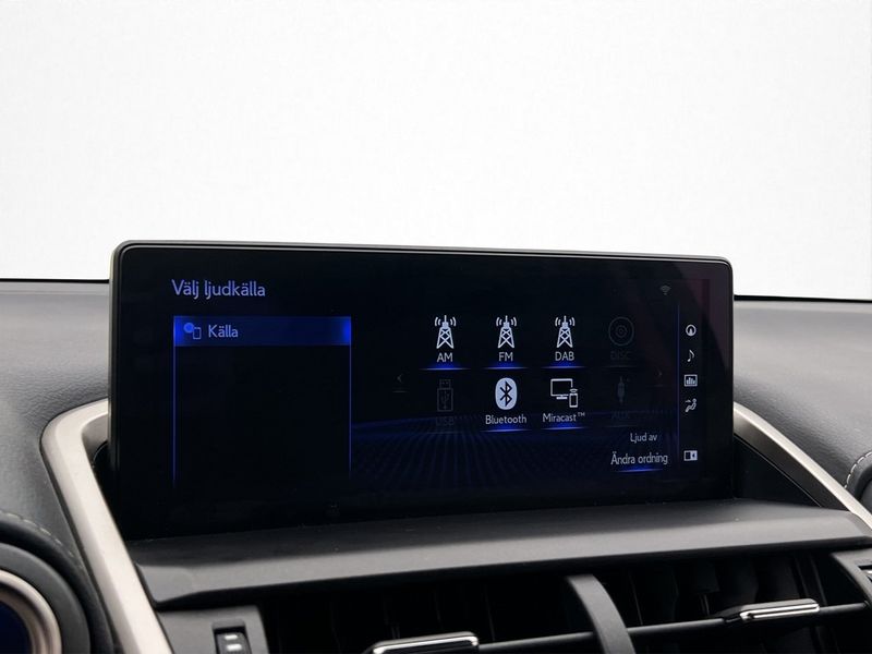 Lexus NX bild 22