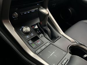 Lexus NX bild 27