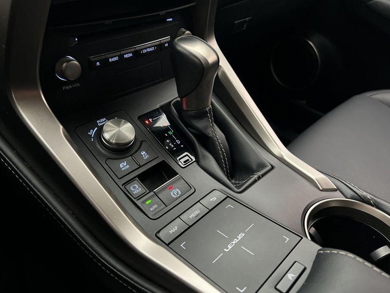 Lexus NX bild 27