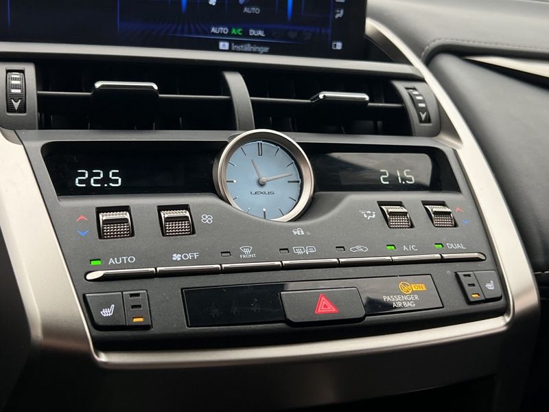 Lexus NX bild 26