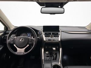 Lexus NX bild 14
