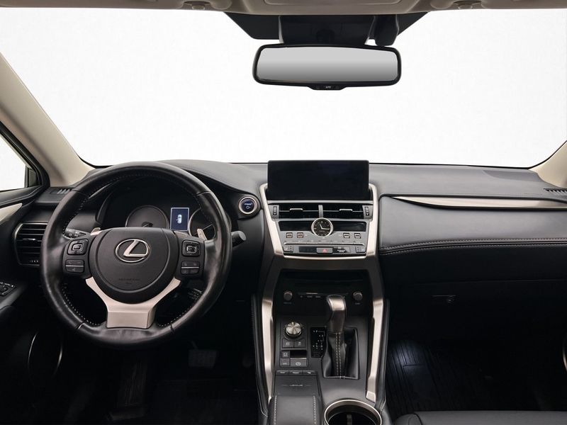 Lexus NX bild 14