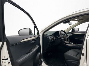 Lexus NX bild 12