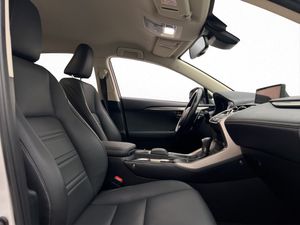 Lexus NX bild 16