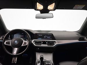 BMW 330 bild 13