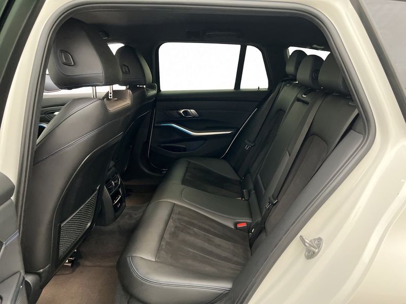 BMW 330 bild 17