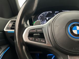 BMW 330 bild 20