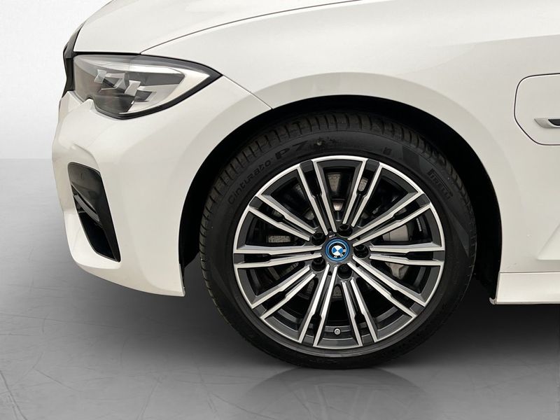 BMW 330 bild 32