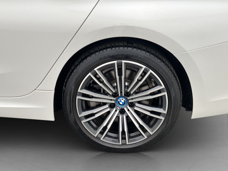 BMW 330 bild 33