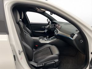 BMW 330 bild 15