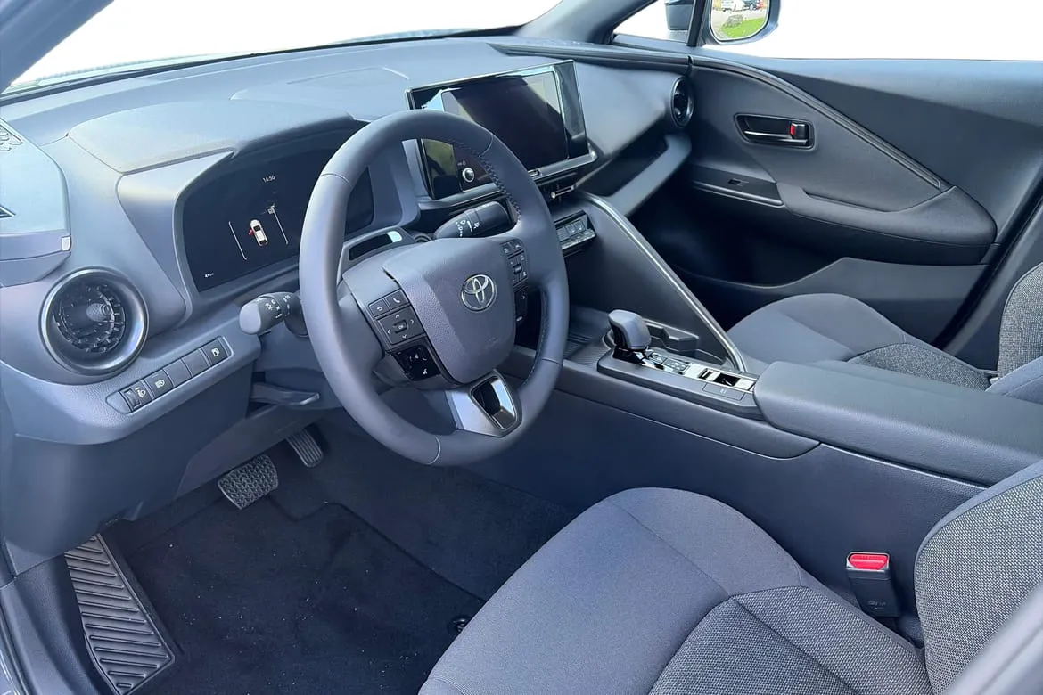Vehicle image 11