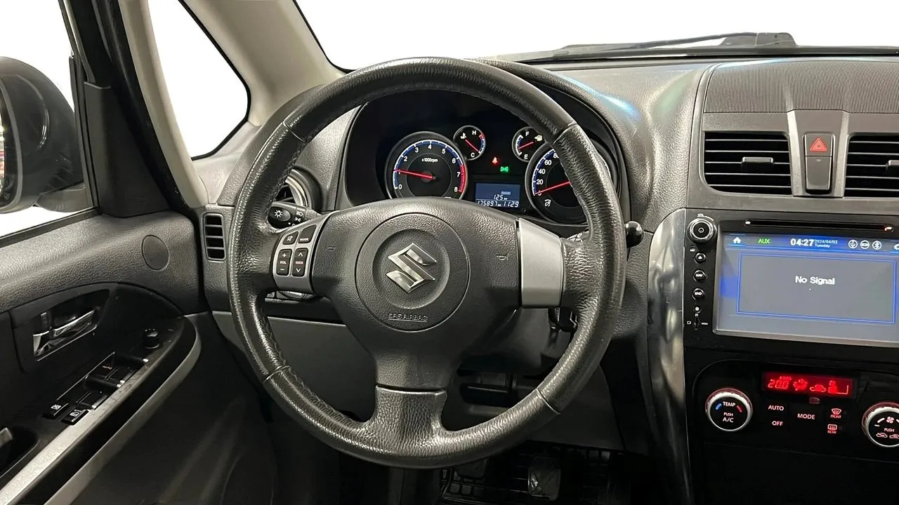 Vehicle image 7