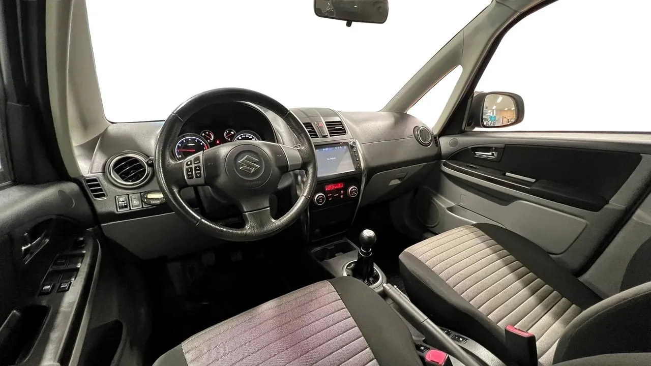 Vehicle image 8
