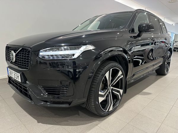 Volvo XC90 Recharge T8 Ultimate Dark Edition / Panoramatak / 360 kamera / Sensorer / - 2023
