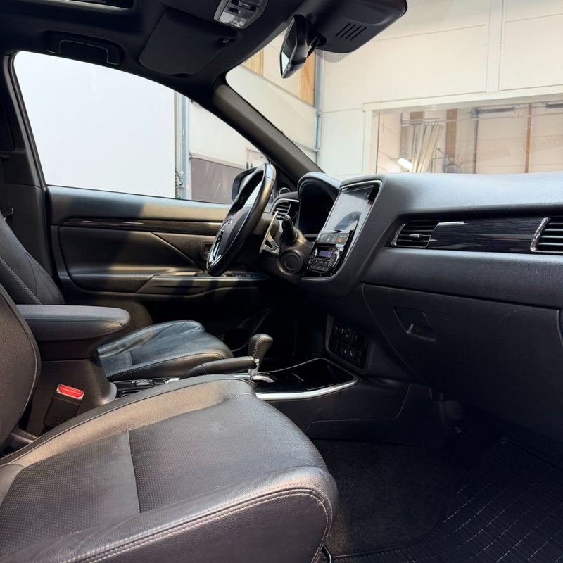 Mitsubishi Outlander bild 10
