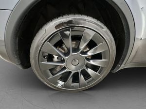 Tesla Model Y bild 32