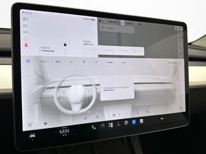 Tesla Model Y bild 24
