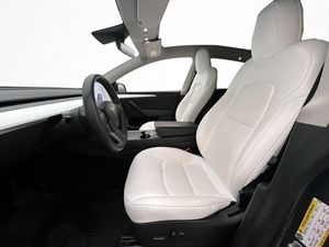 Tesla Model Y bild 14