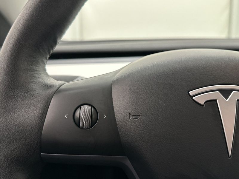 Tesla Model Y bild 18