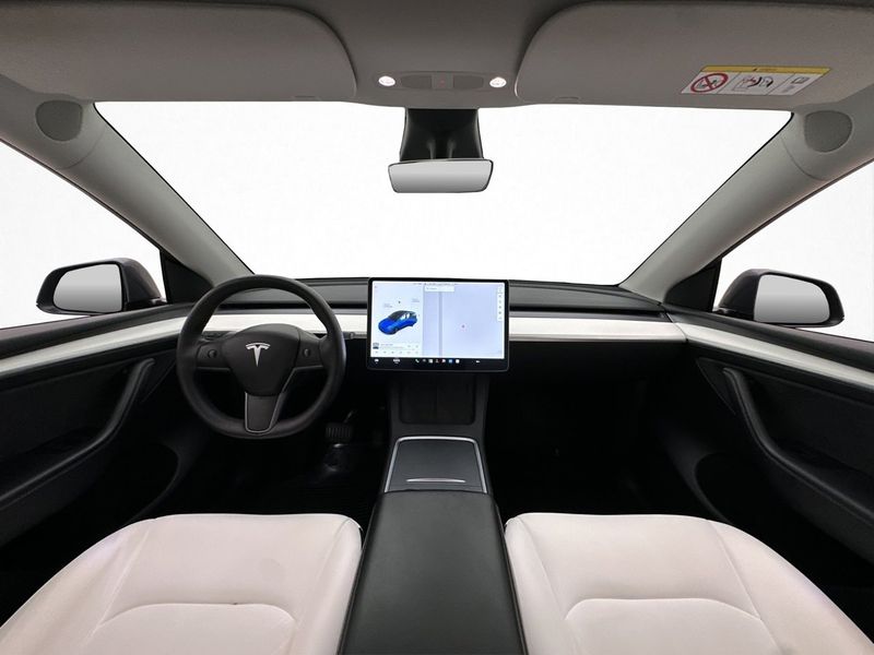 Tesla Model Y bild 15