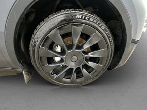 Tesla Model Y bild 33