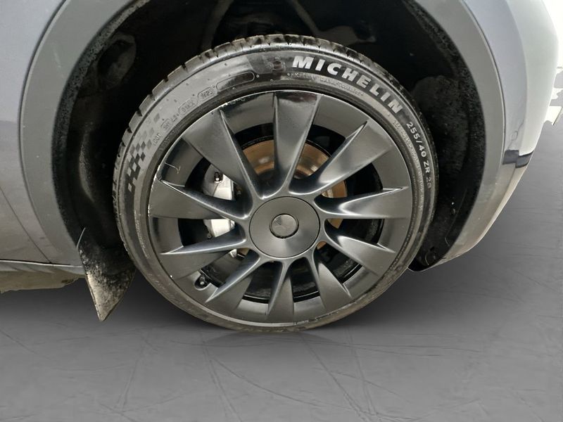 Tesla Model Y bild 33