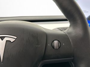 Tesla Model Y bild 19