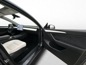 Tesla Model Y bild 29