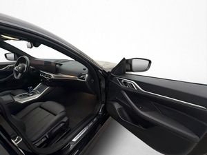 BMW i4 bild 27