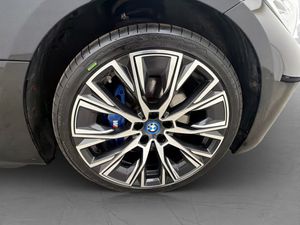 BMW i4 bild 36