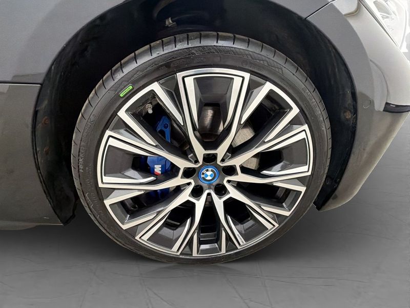 BMW i4 bild 36
